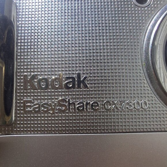 Kodak Easy Share Camera CX7300 3.2 MP Digital Silver For Parts No Card Vintage - Picture 3 of 9
